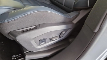 Image véhicule  Citroën C5 AIRCROSS HYBRIDE (22)