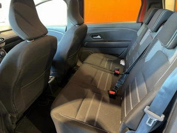 Image véhicule  Dacia Jogger 7 Places (9)
