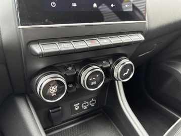 Image véhicule  Renault CAPTUR (23)