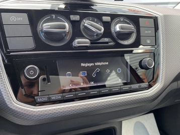 Image véhicule  Volkswagen Up 2.0 (14)