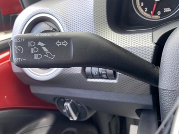 Image véhicule  Volkswagen Up 2.0 (9)