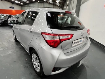 Image véhicule  Toyota YARIS (1)
