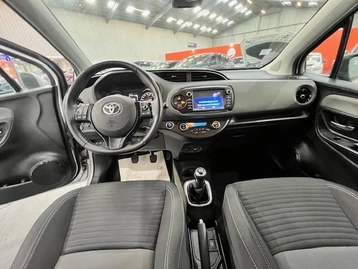 Image véhicule  Toyota YARIS (15)