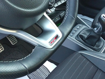 Image véhicule  Kia STONIC (44)