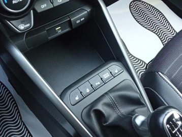 Image véhicule  Kia STONIC (20)