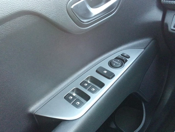 Image véhicule  Kia STONIC (17)