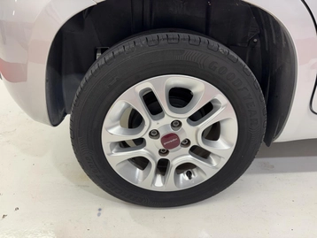 Image véhicule  Fiat PANDA (34)