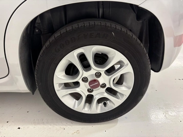 Image véhicule  Fiat PANDA (35)