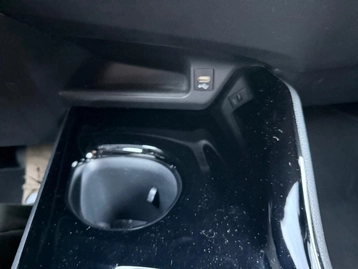 Image véhicule  Toyota C-HR (32)