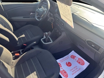 Image véhicule  Dacia SANDERO (17)