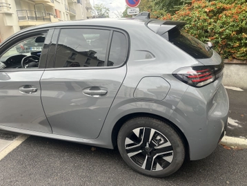 Image véhicule  Peugeot 208 (1)