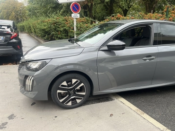 Image véhicule  Peugeot 208 (2)