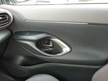 Image véhicule  Toyota YARIS CROSS (35)