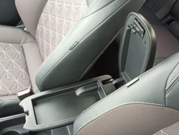 Image véhicule  Toyota YARIS CROSS (36)