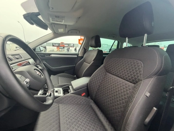 Image véhicule  Skoda SUPERB COMBI (18)