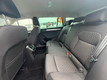 Image véhicule  Skoda SUPERB COMBI (23)