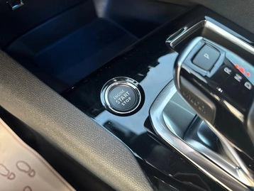 Image véhicule Peugeot 3008 (38) Image véhicule Peugeot 3008 (38)