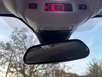 Image véhicule Peugeot 3008 (42) Image véhicule Peugeot 3008 (42)