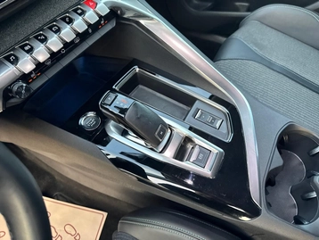 Image véhicule Peugeot 3008 (14) Image véhicule Peugeot 3008 (14)