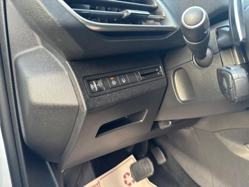 Image véhicule Peugeot 3008 (28) Image véhicule Peugeot 3008 (28)