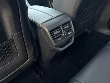 Image véhicule Peugeot 3008 (23) Image véhicule Peugeot 3008 (23)