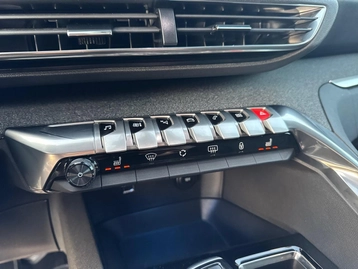 Image véhicule Peugeot 3008 (34) Image véhicule Peugeot 3008 (34)