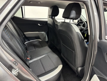 Image véhicule  Kia STONIC (29)