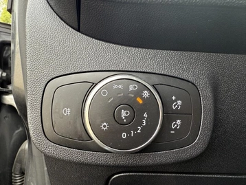 Image véhicule  Ford FIESTA (10)