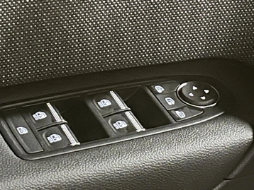 Image véhicule  Renault CAPTUR (3)