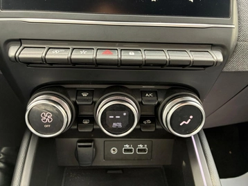Image véhicule  Renault CLIO (33)