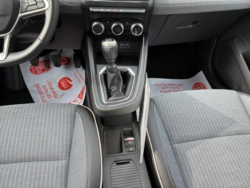 Image véhicule  Renault CLIO (32)