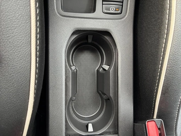 Image véhicule  Renault CLIO (37)