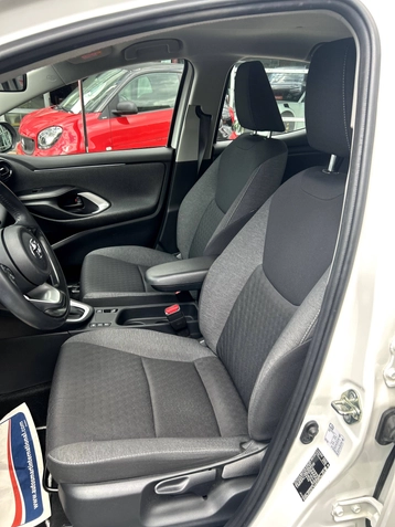 Image véhicule  Toyota YARIS (13)