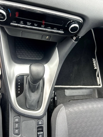 Image véhicule  Toyota YARIS (12)