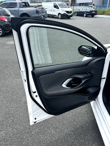 Image véhicule  Toyota YARIS (8)