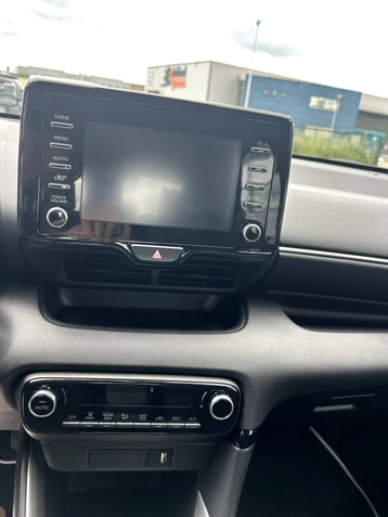 Image véhicule  Toyota YARIS (11)