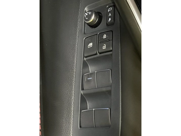 Image véhicule  Toyota COROLLA TOURING SPORT (14)