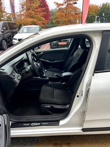 Image véhicule  Renault CLIO (5)