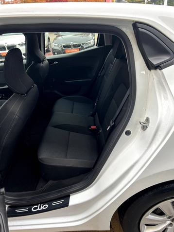 Image véhicule  Renault CLIO (8)