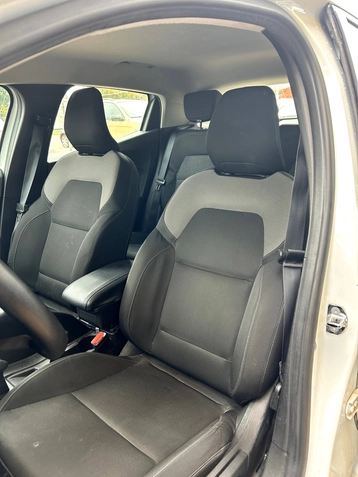 Image véhicule  Renault CLIO (6)