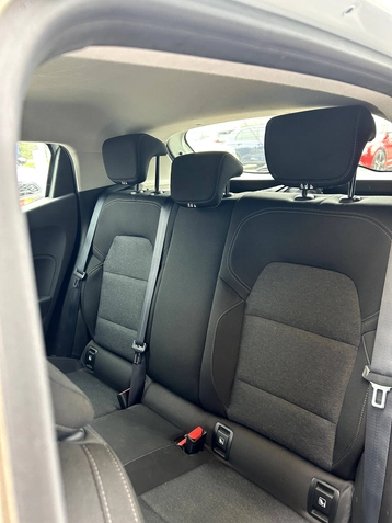 Image véhicule  Renault CLIO (9)