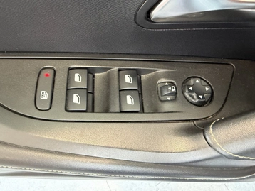 Image véhicule  Peugeot 2008 (11)
