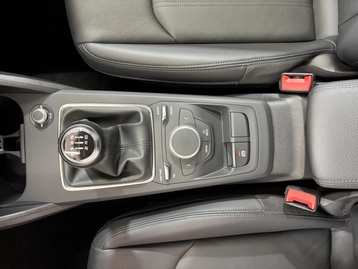 Image véhicule  Audi Q2 (18) Image véhicule  Audi Q2 (18)