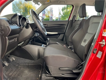 Image véhicule  Suzuki SWIFT (4)