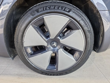 Image véhicule  Tesla MODEL 3 (18)