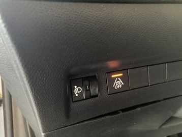 Image véhicule  Peugeot 208 (13)