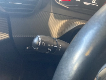 Image véhicule  Peugeot 208 (18)