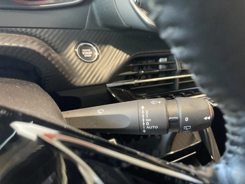 Image véhicule  Peugeot 208 (19)