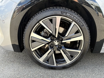 Image véhicule  Peugeot 208 (7)
