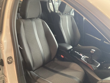 Image véhicule  Peugeot 208 (11)